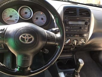2005 Toyota Rav-4 L 3