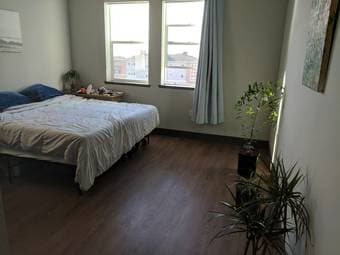 Large Master Bedroom, En Suite Bathroom - Redwood City 1