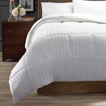 Full/Queen comforter (USED ONCE), OBO 2