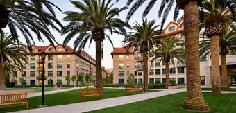 ON CAMPUS Munger sublet - *July 12-27* - ensuite, A/C 1