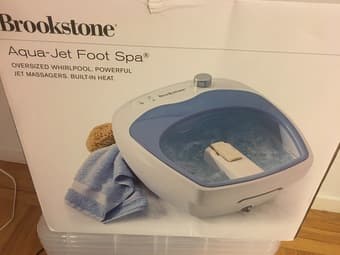 Brookstone Heated Aqua-Jet Foot Spa 1