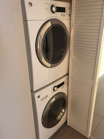 2BR in 3BR Apartment Lots of space! August 1st - 31st, Mountain View 1