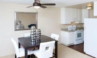 Palo Alto 2b2b 近Stanford客厅出租 move in around 8/19 2
