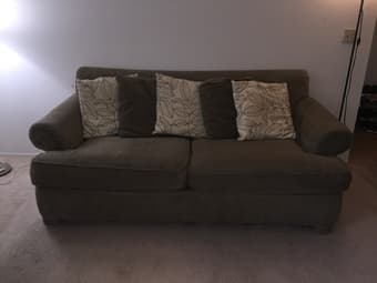 Couch in good condition 2