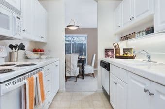 One bedroom apartment in Oak Creek 3