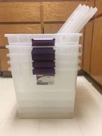 5 Large Sterelite storage bins, clear with lids: Good condition! 2