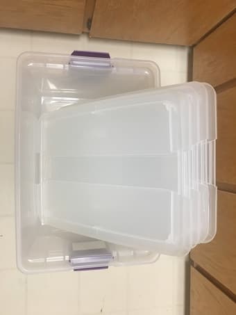 5 Large Sterelite storage bins, clear with lids: Good condition! 3