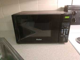 Selling trek women's bike (with free microwave) 3