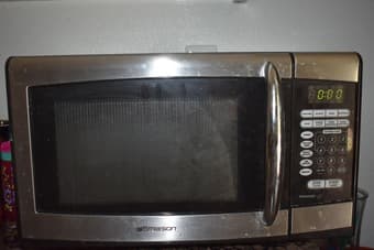 Moving sale wine glass blender kitchen trolley microwave 1