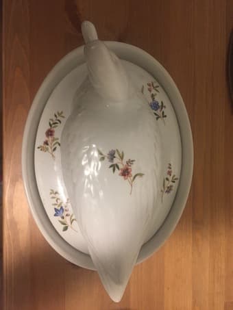 Multiple household items for sale (bowls, pic frame, planter) 3