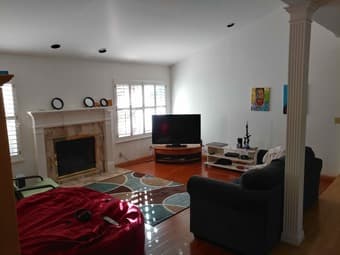 Available room in great 6 BR house! 2
