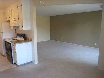 Menlo Park 2b2b near Stanford living room for rent move in 9/1 1