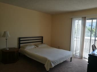 1BR in 2BR/1BA apt near Palo Alto 3