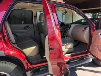 2006 Ford Escape 4D  (82,000 miles) ,6 cylindar, 3.0  XLT for sale OBO 2