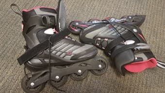 Roller blades + protection offer 1