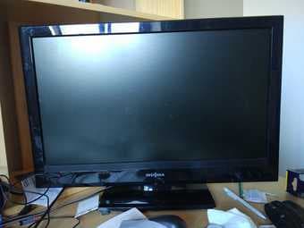TV - Insignia 24" 1080p 1