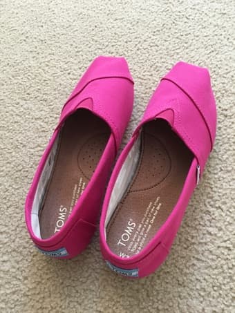 Brand new TOMS 2