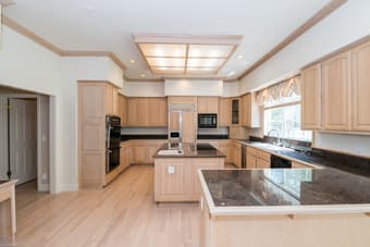 Room for rent in a spectacular home + friendly housemates 2