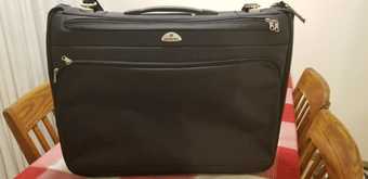 Samsonite garment bag 1