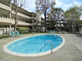 1BR in 2BR/1BA apt near Palo Alto 2