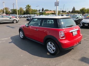 Mini Cooper 2013 in excellent condition (14,000 miles) 2
