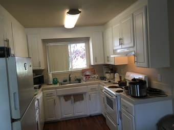Private bedroom with attached bath in a 3BR/2bath apt in Mountain View 2