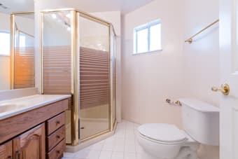 AMAZING ROOMMATES - great for those new to the area! 3