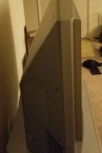 41-inch Sony Flatscreen 720p HDTV 2