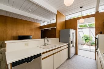 Room available in amazing home -- looking for a new roommate 2