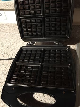 waffle maker(Hamilton Beach) 1