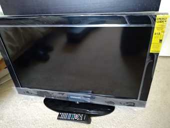 Samsung 32" LCD TV (Palo Alto) 1