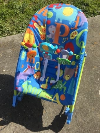 Fisher-Price Deluxe Infant-to-Toddler Rocker 2