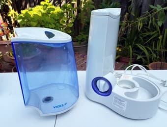 Vicks warm mist humidifier 2