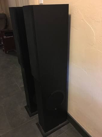 JBL Floorstanding Loudspeaker Pair (Black) 2