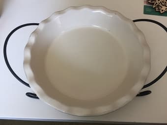 Ceramic pie pan and cooling rack 2