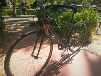 Men's Hybrid Bike with Lock, Helmet and Light! 1