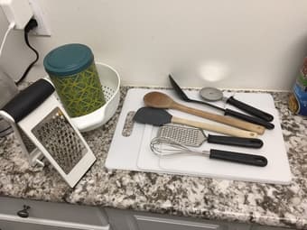 Many household/dorm items, kitchen items & womens clothing/accessories 2
