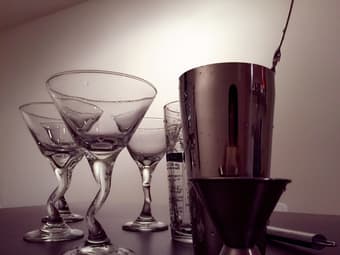 Shaker set & Z-stem Martini Glass set 1