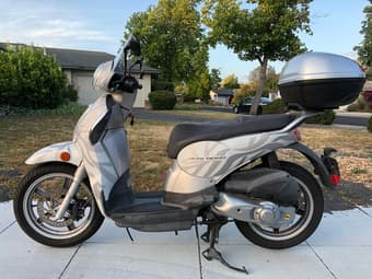 Aprilia Scarabeo 200cc Scooter (2009) 1