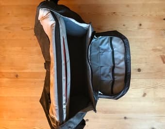 Peak Design Everyday Messenger Bag 15" Charcoal [Excellent Condition] 1