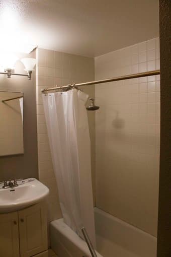 One Bedroom in Spacious Twin Peaks House 3