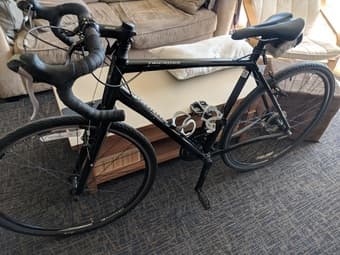 Specialized Road Bike (56cm frame) 3
