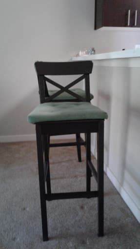 2 bar stools with back rest 3
