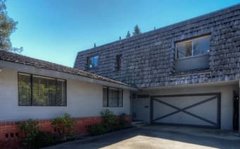 Large home, clean and respectful roommates. 1