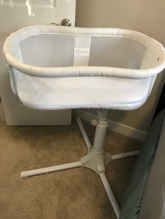Halo Bassinet almost brand new 2