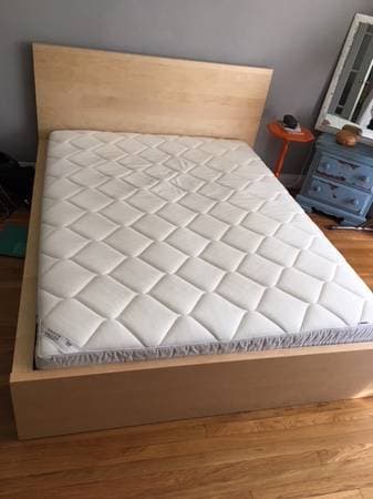 Move out sale - mattress & bed frame (queen) + free rug & bookshelves 3