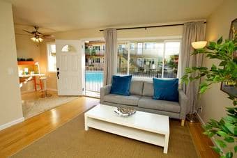 1 bedroom, top floor, excellent location and views in Mountain View 1