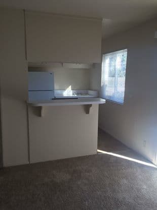 A corner-unit studio in Menlo Park available for sublet (10/3-10/24) 1