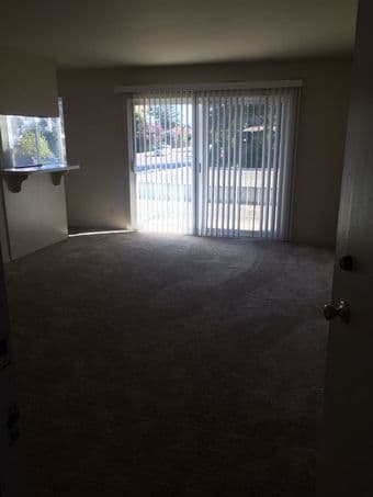 A corner-unit studio in Menlo Park available for sublet (10/3-10/24) 2