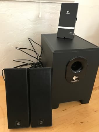 IKEA Table + Speakers (3.1) + Coffee cup/Hat 2